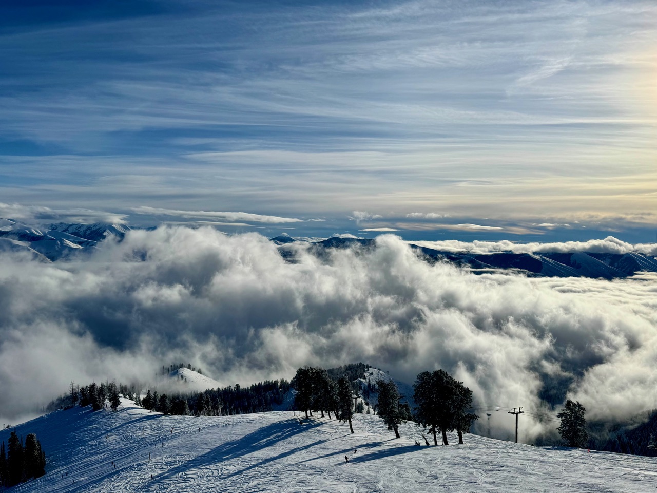 5 Sun Valley winter photo shoots | snowy photography Idaho | fashion editorial snow | winter portraits Sun Valley | mountain photo locations | JDPT Sun Valley